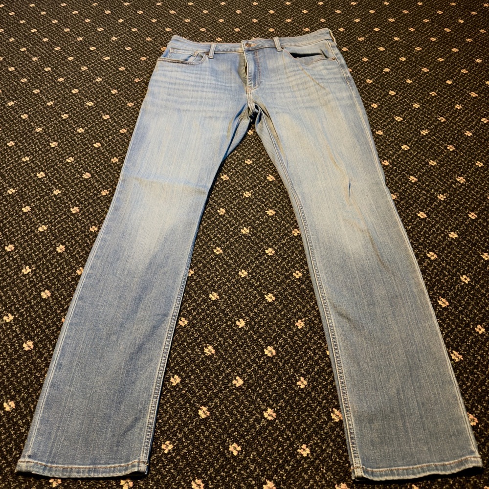 True Classic Men’s Jeans - Medium Indigo Wash